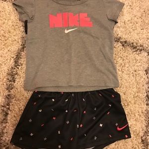 Toddler Girl Nike Outfit Size 24 Months